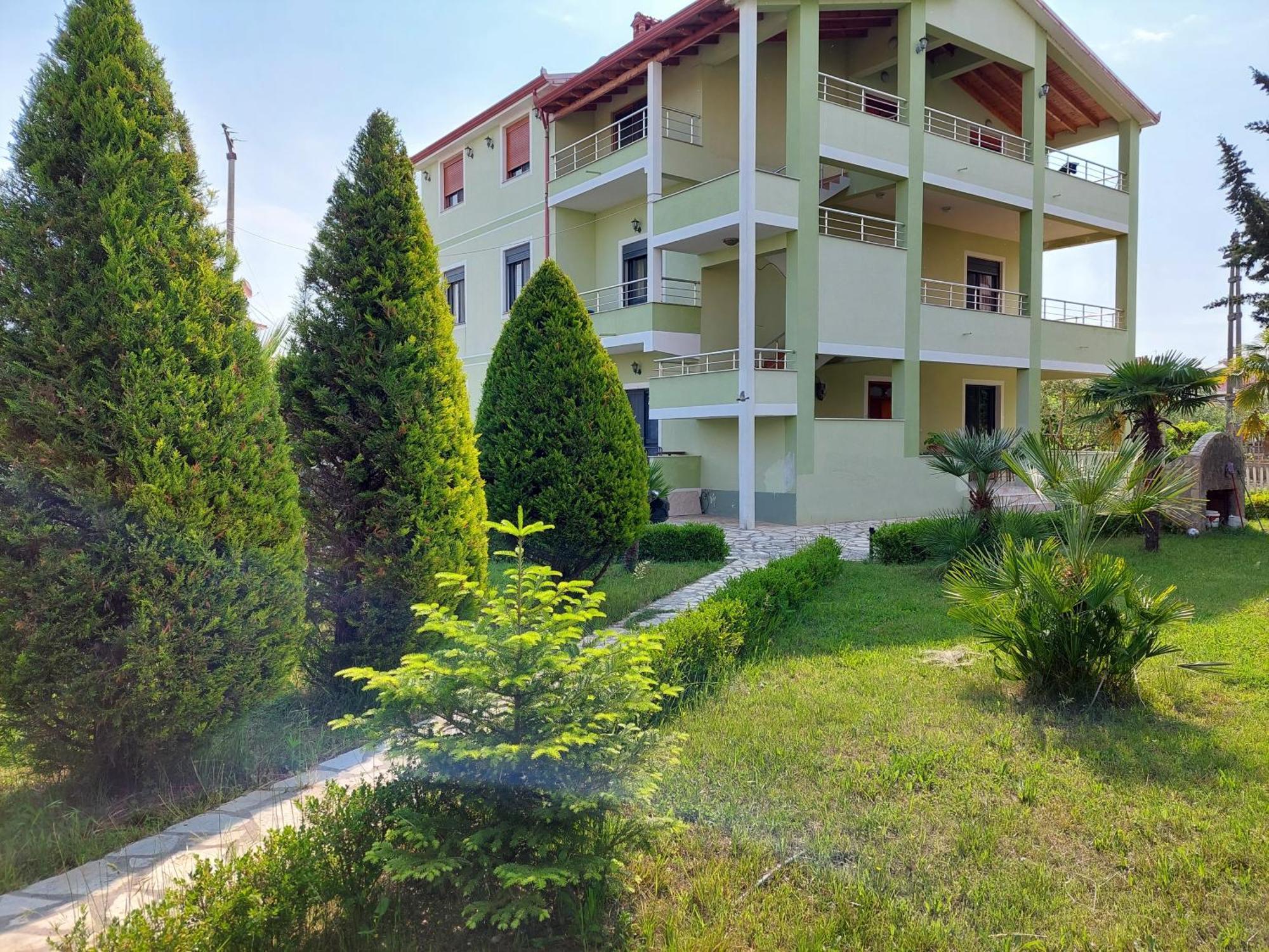 GreenVilla Park Durrës Esterno foto